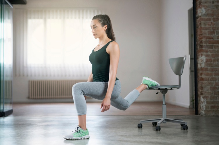 Bulgarian split squat with band