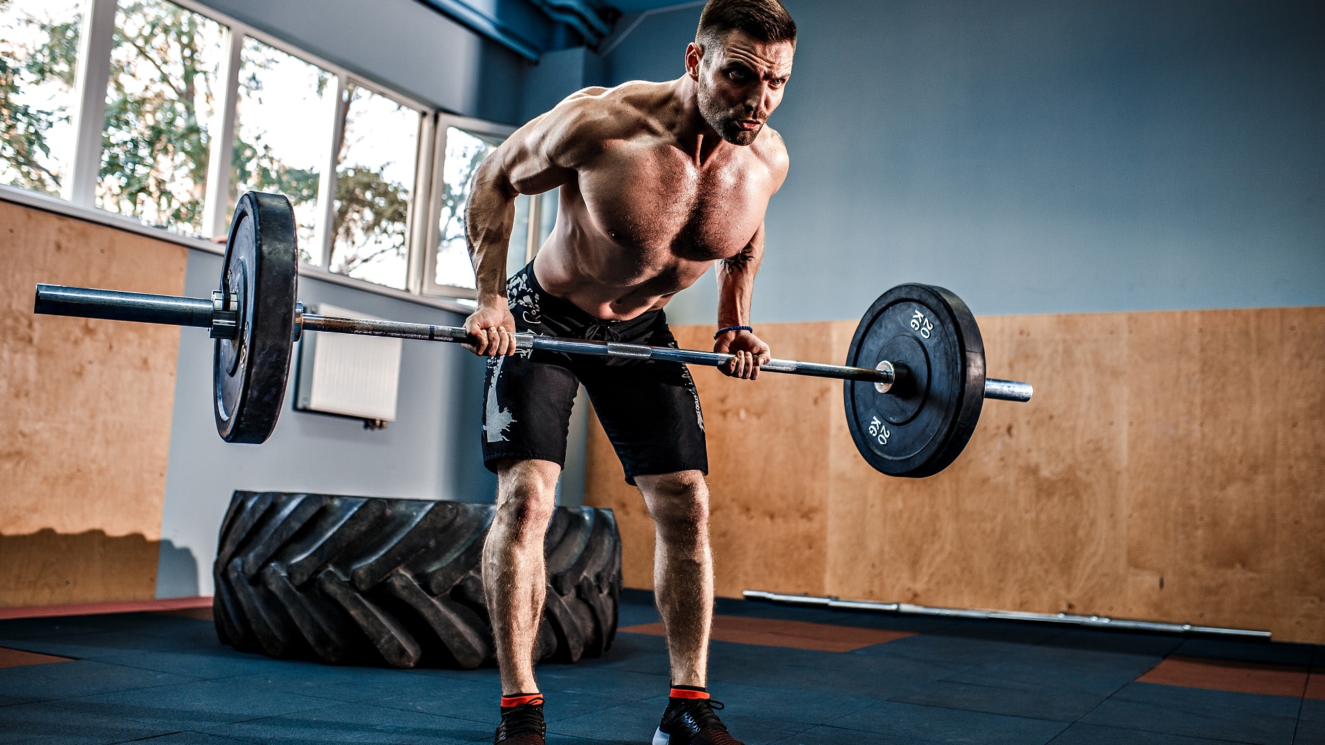 How To Perform An Underhand Barbell Row